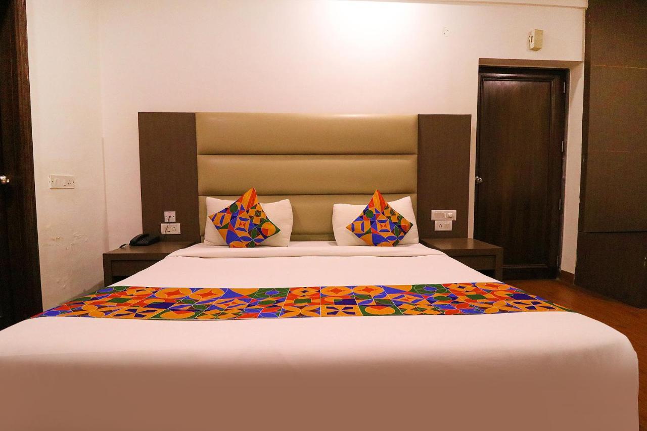 Hotel Bel Morris New Delhi Exteriör bild