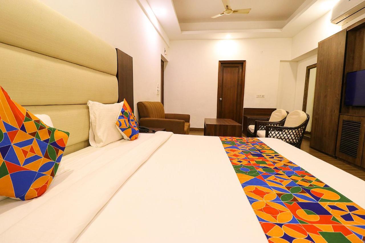 Hotel Bel Morris New Delhi Exteriör bild