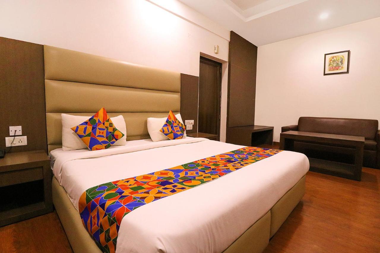 Hotel Bel Morris New Delhi Exteriör bild