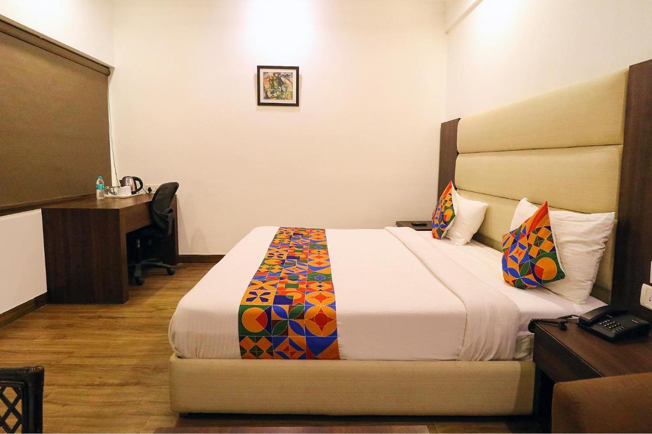 Hotel Bel Morris New Delhi Exteriör bild